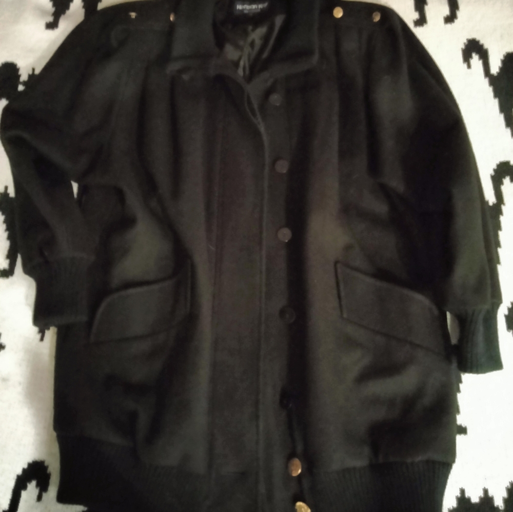 Elegant Black Women's Puffer Jacket